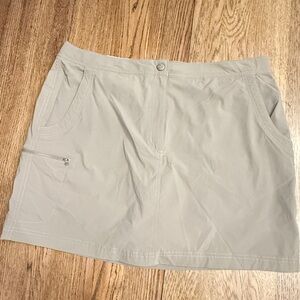 L.L Bean Khaki Skort Sz 16 Adjustable Waist EUC AQ